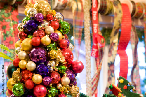 Canvas-taulu Christmas Ornament Tree and Chaos