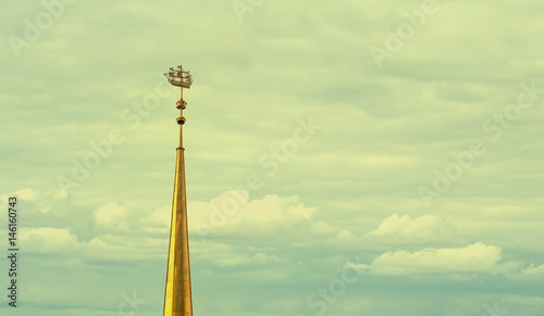 St. Petersburg, Russia, Admiralty, Shpi Admiralty in St. Petersburg against the background of a cloudy sky. Simv Admiralty.