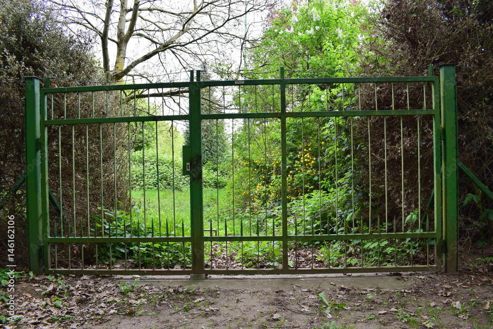 Gate Gate