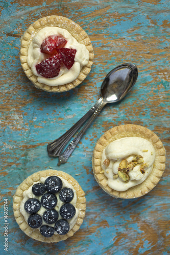 Wallpaper Mural Berry pies Torontodigital.ca