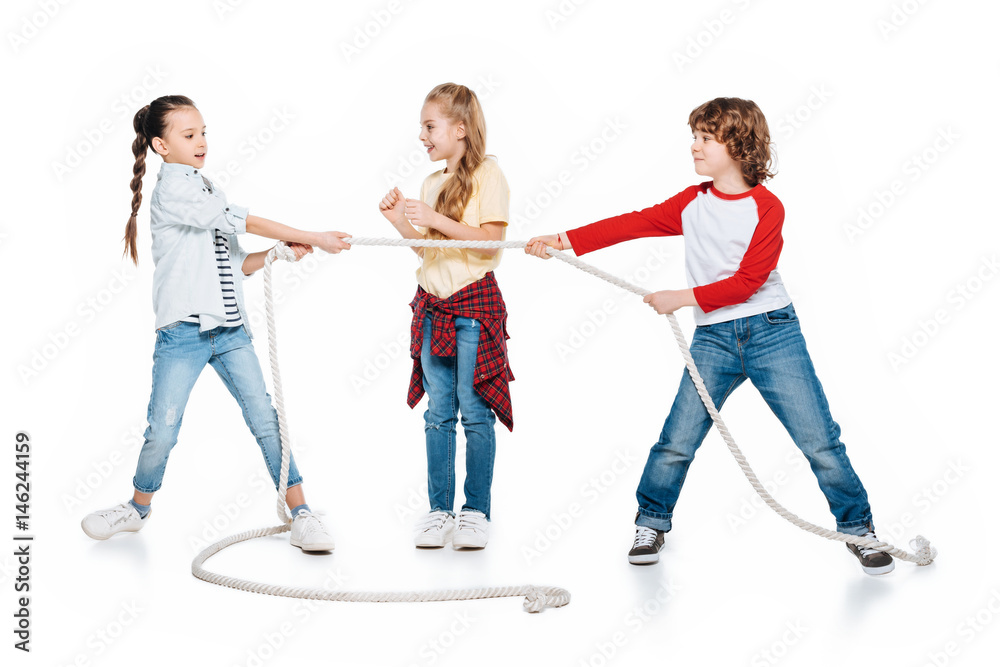 Fototapeta premium Kids play tug of war