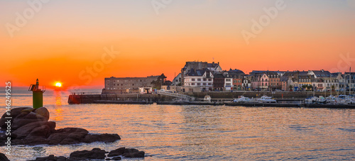 Coucher de soleil sur Concarneau en Bretagne avec le port de plaisance - Sunset on Concarneau in Brittany with the marina photo