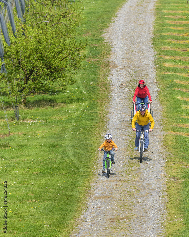 Naklejka premium Radlausflug ins Grüne