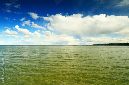 Fototapeta Naklejka Na Ścianę i Meble -  Sunny day on lake