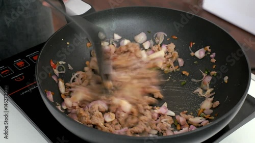 ​
Cooking Series
prepare cooking in the kitchen
Restaurant techniques for home cooks
home cooking