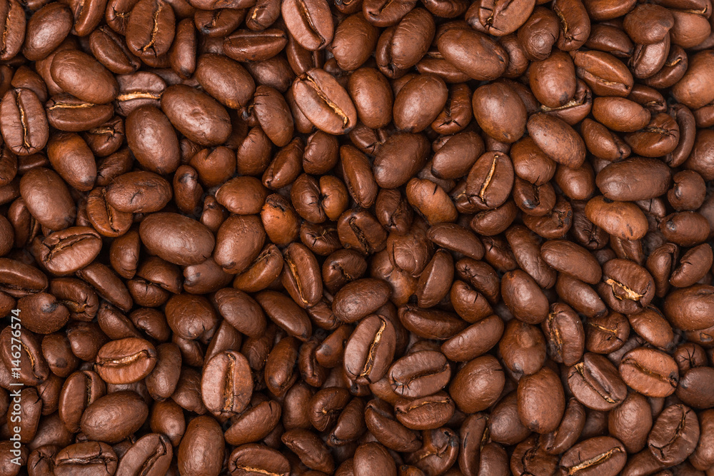 Obraz premium Coffee beans closeup. Selective focus
