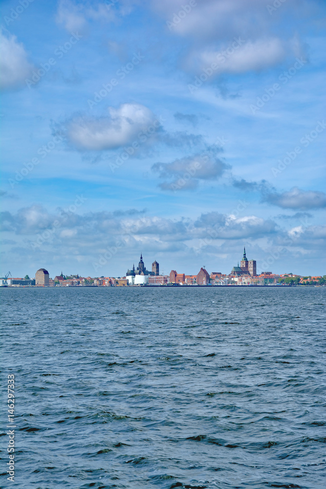 Blick über den Strelasund auf Stralsund,Ostsee,Mecklenburg-Vorpommern,Deutschland