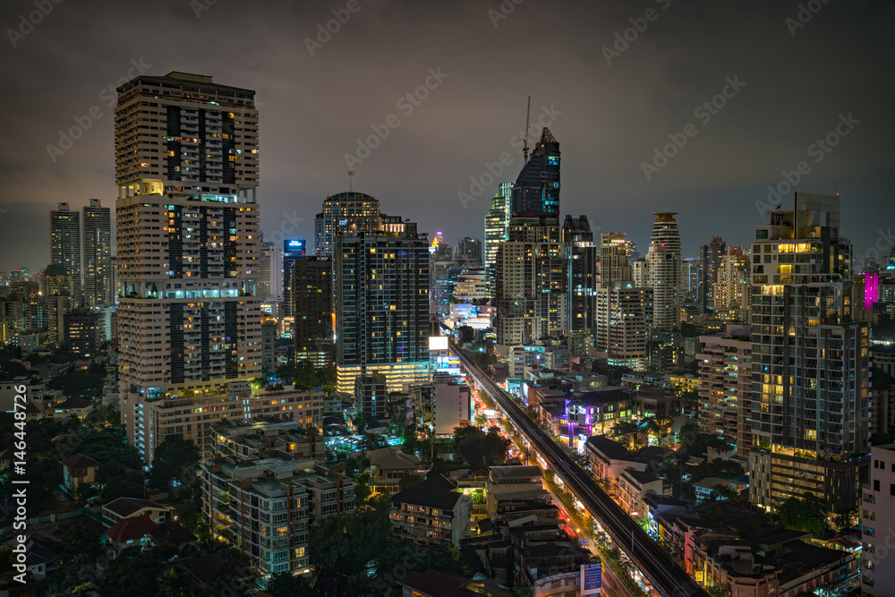 Obraz premium Bangkok city under night skies