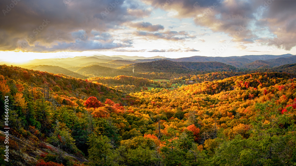 Obraz Jesienny zachód słońca na Blue Ridge Parkway z Flat Rock Overlook