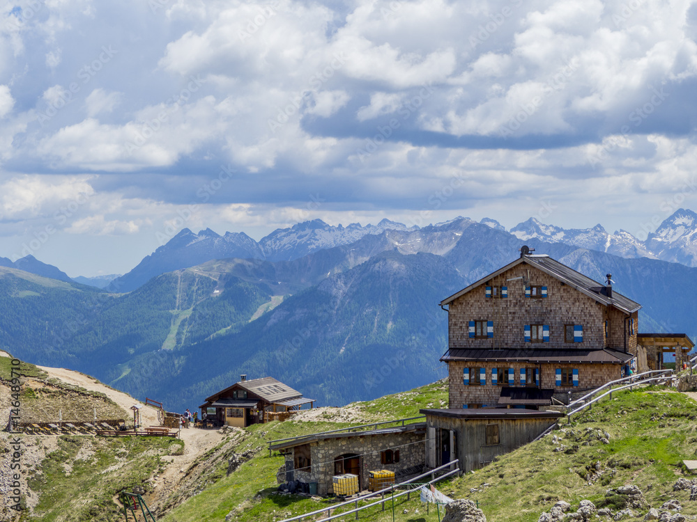 Rifugio Roda di Vael