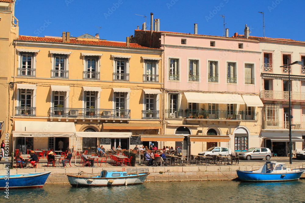 Sète, ville maritime en Occitanie
