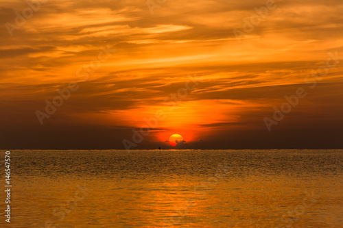 Scenic view of beautiful sunset above the sea © meen_na