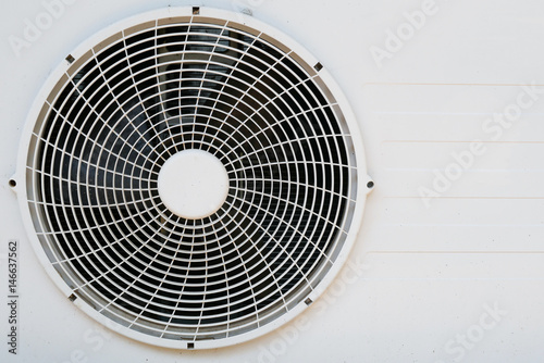 Condenser unit coil fan of an air conditioner