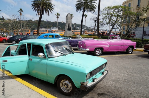 Vintage cars in Cuba © elisabono
