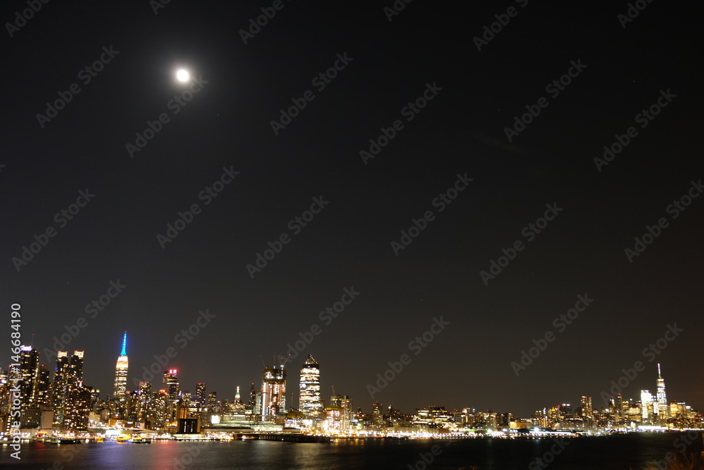 Night view at Manhattan at full moon