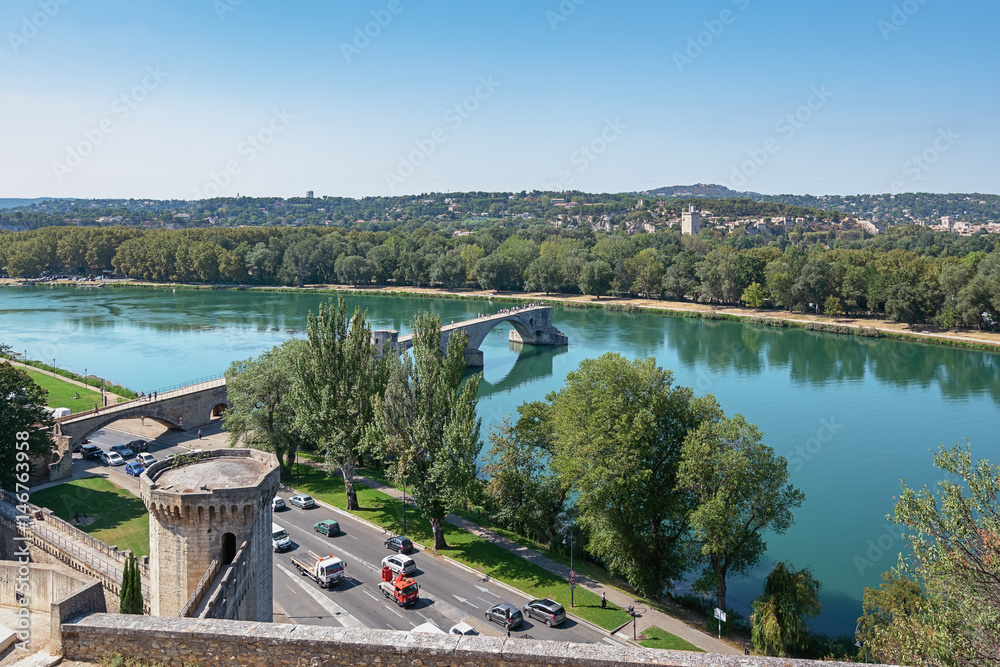 Obraz premium The Pont D'Avignon seen from the Avignon city park on the rock of Doms