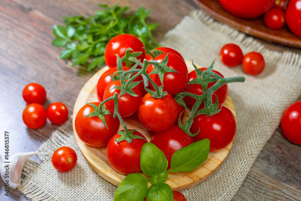 Tomatoes Tomatoes