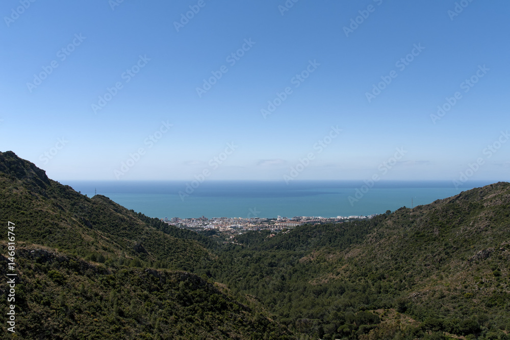 vistas de la costa de la ciudad de Marbella en la costa del sol de Andalucía, España
