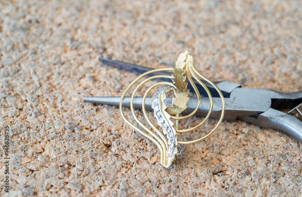 Obraz premium Reparation and restoration of jewelry