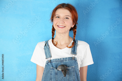 Teenager girl with funny ra...