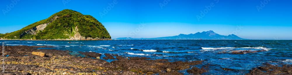 Fototapeta premium 有明海 中神島と雲仙岳