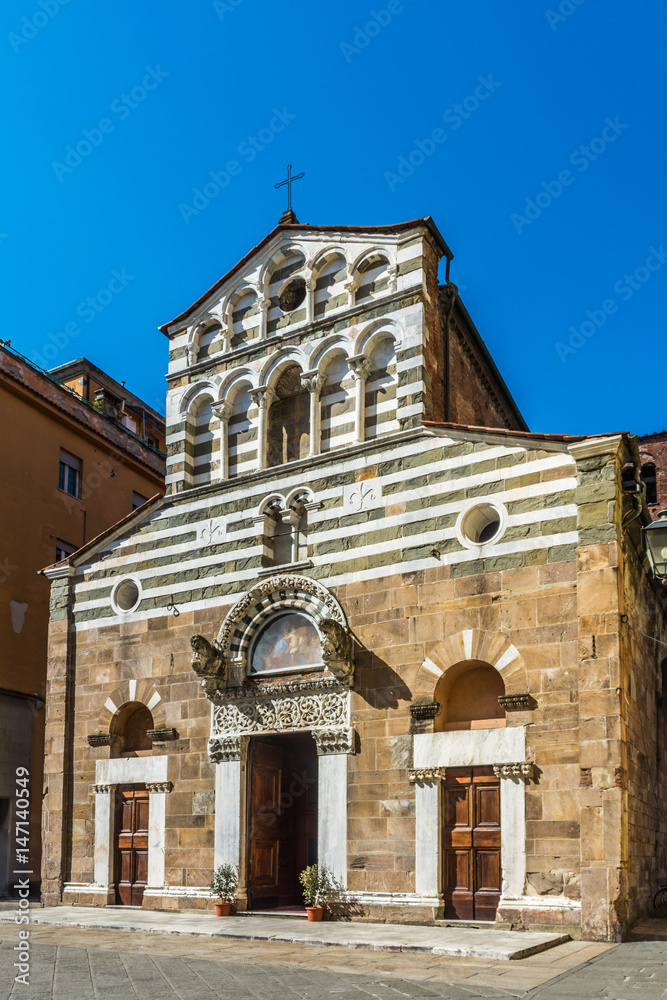 Lucca - Chiesa di San Giusto 01