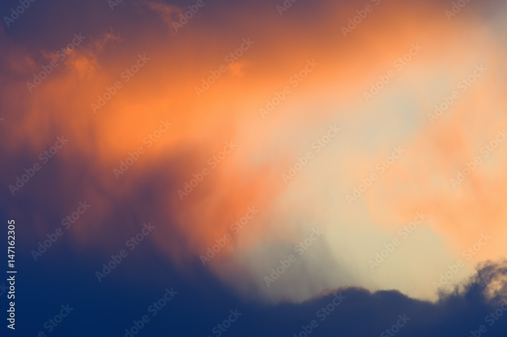 Wolken bei Sonnenuntergang