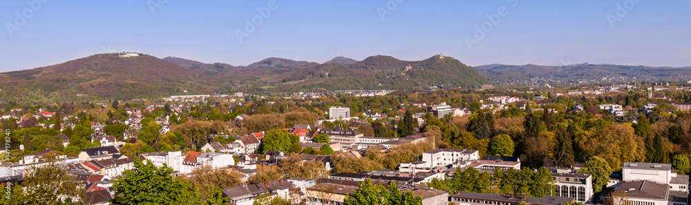 Blick über Bad Godesberg zum Siebengebirge; Deutschland