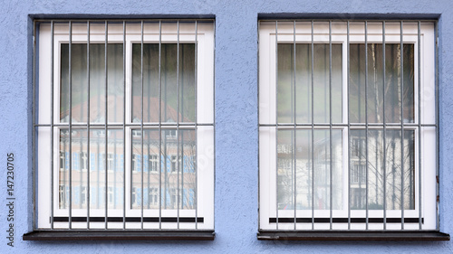 Weiße Fenster mit Einbruchsicherung © moquai86
