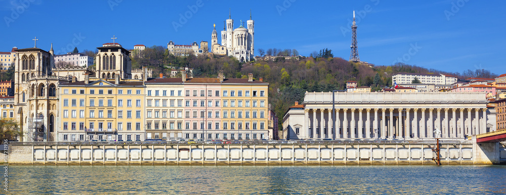 Obraz premium Lyon in spring