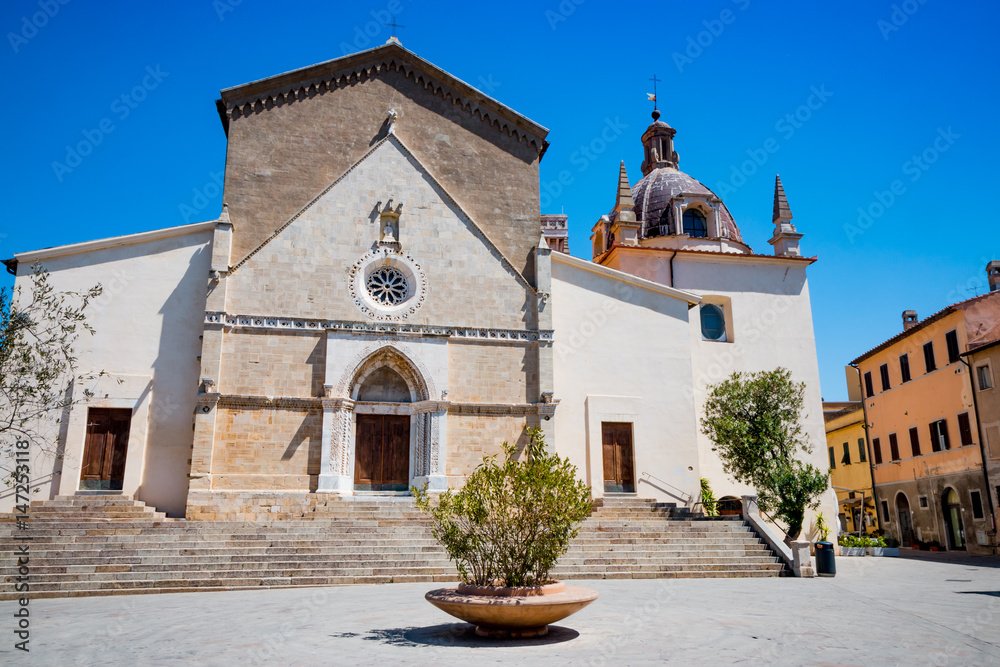 Fototapeta premium Dans le village de Orbetello en Toscane