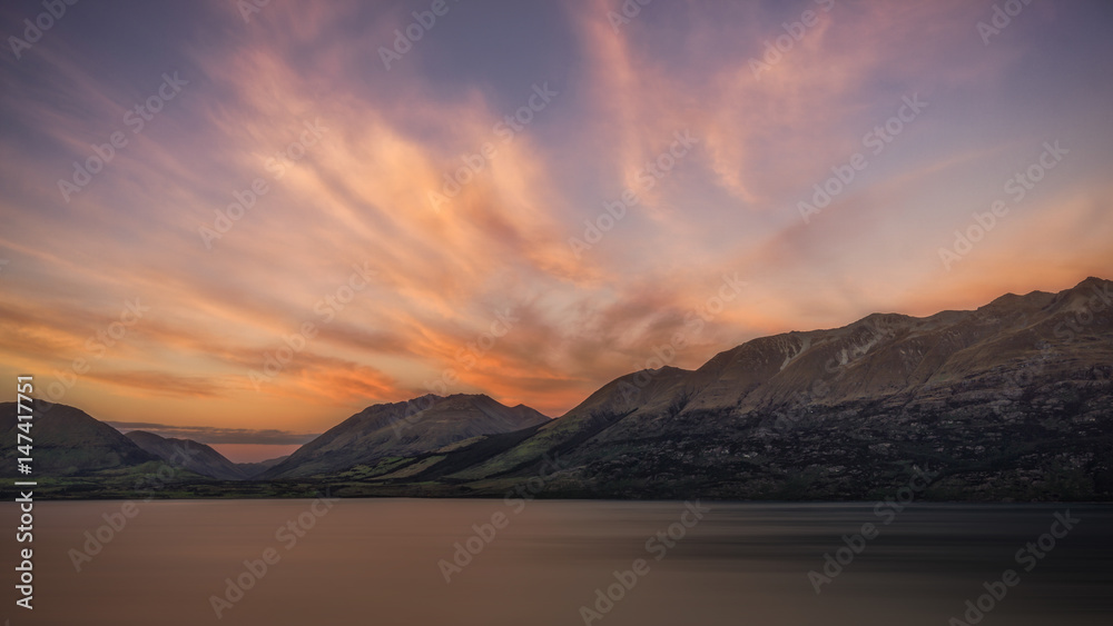Fototapeta premium Colorful Sunrise over Lake Wakatipu