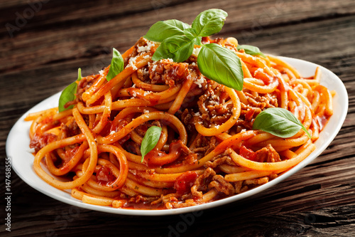 Obraz na plátně Heaped plate of Italian spaghetti Bolognaise