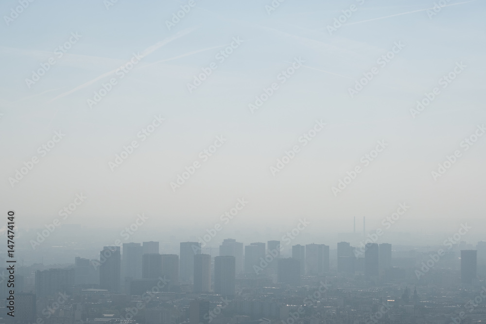pollution ville capitale paris urbain immeuble gaz ozone co2 saturé allergie respirer air alerte seuil