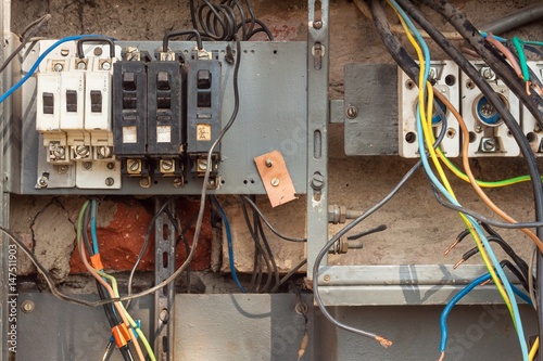 Repair of electricity distribution in an old house