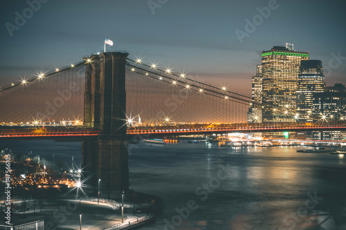 Fototapeta Naklejka Na Ścianę i Meble -  Brooklyn Bridge by Night - New York