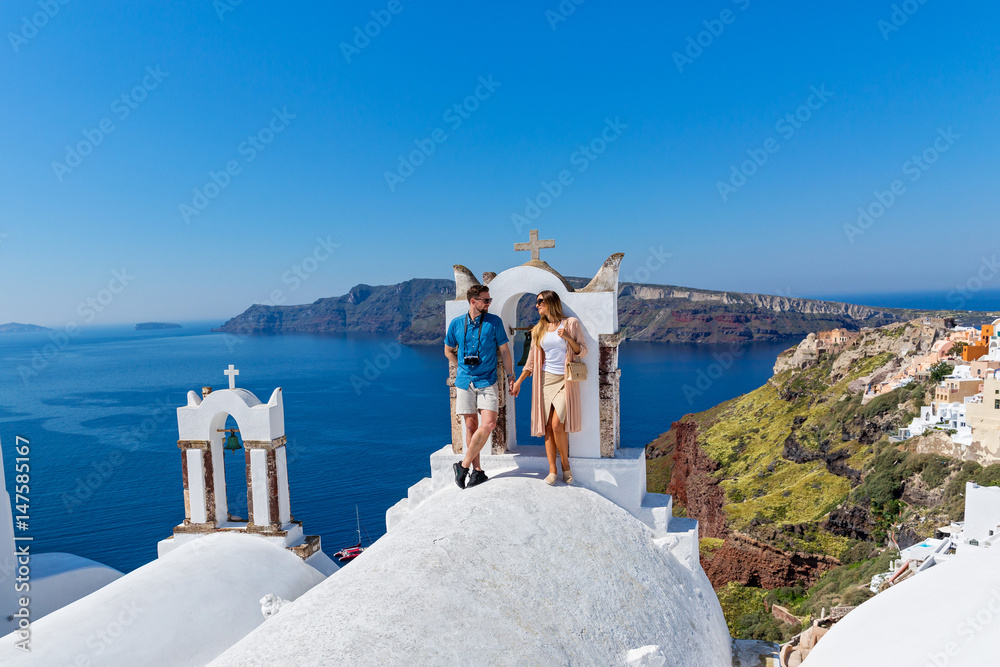 Fototapeta premium Couple in love on Santorini