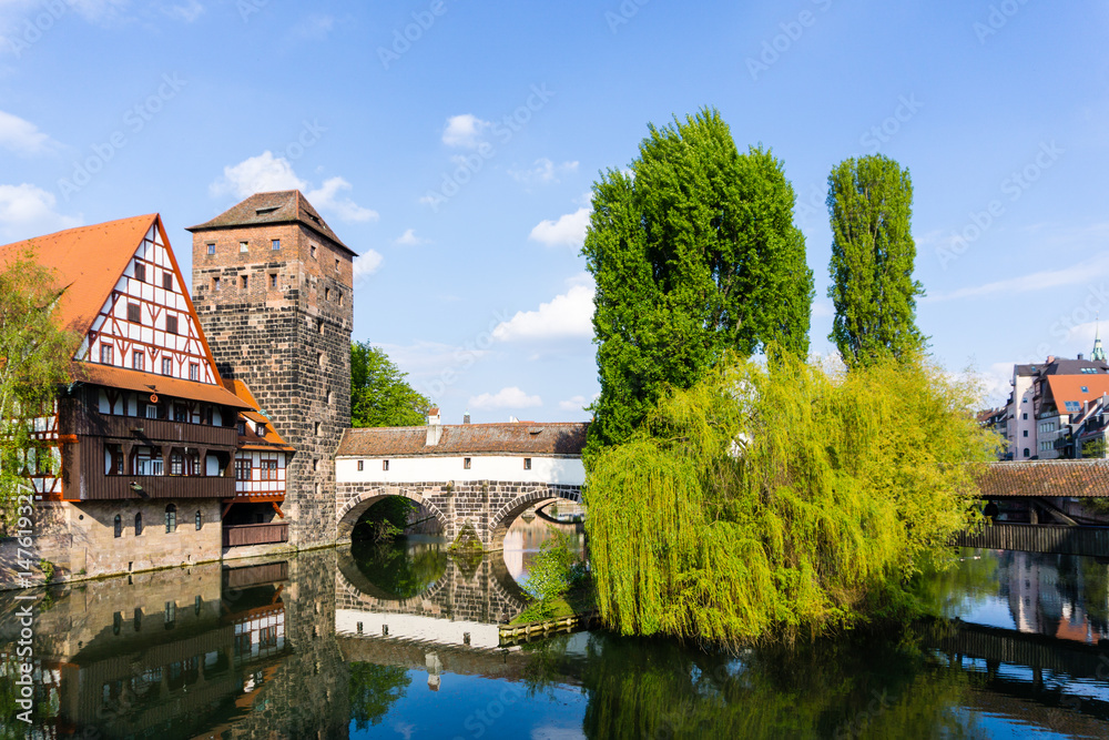 Weinstadek mit Henkersteg und Henkerturm in Nürnberg Weinstadek mit Henkersteg und Henkerturm in Nürnberg