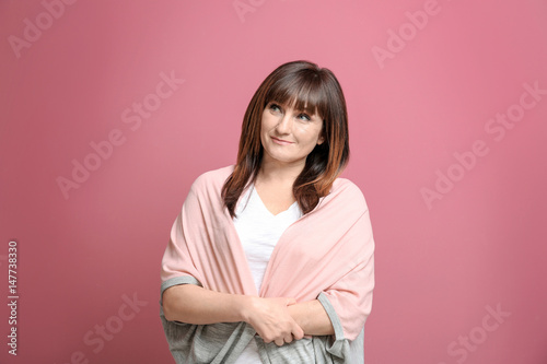 Beautiful mature woman on c...