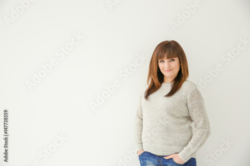 Beautiful mature woman on w...