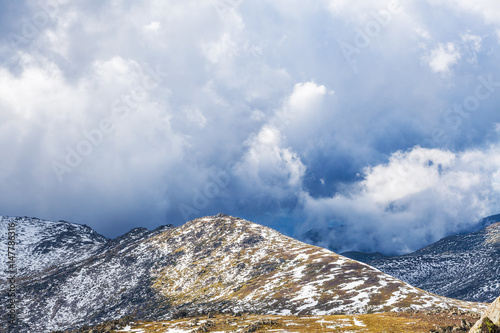 Canvas Print Storm is coming to snow covered mountains of Australian Alps