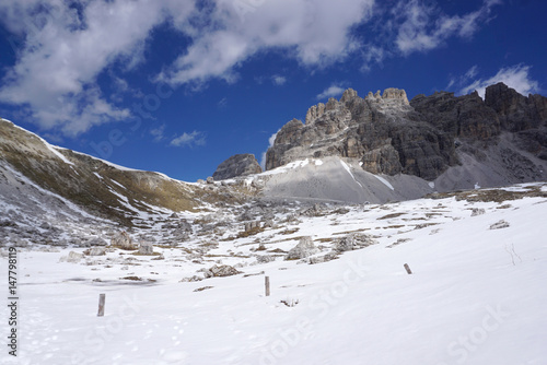 Trekking route at Tre Cime di Lavaredo in Dolomite, Italy © augustcindy
