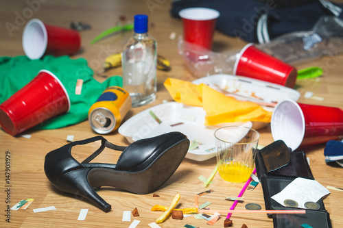 фотографія Terrible mess after party