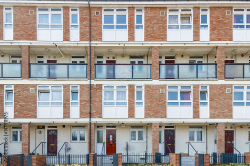 Tableau sur toile Council housing flats in East London