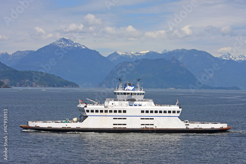 Ferry in British Columbia, Canada © Jenny Thompson
