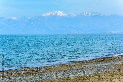 Живописный пейзаж гор и моря photo