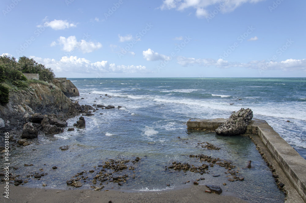 Foto Stock Livorno, spiaggia villa Pendola. Antignano. | Adobe Stock