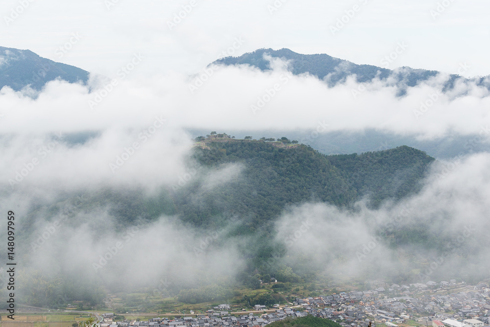 Takeda Castle and sea of cloud