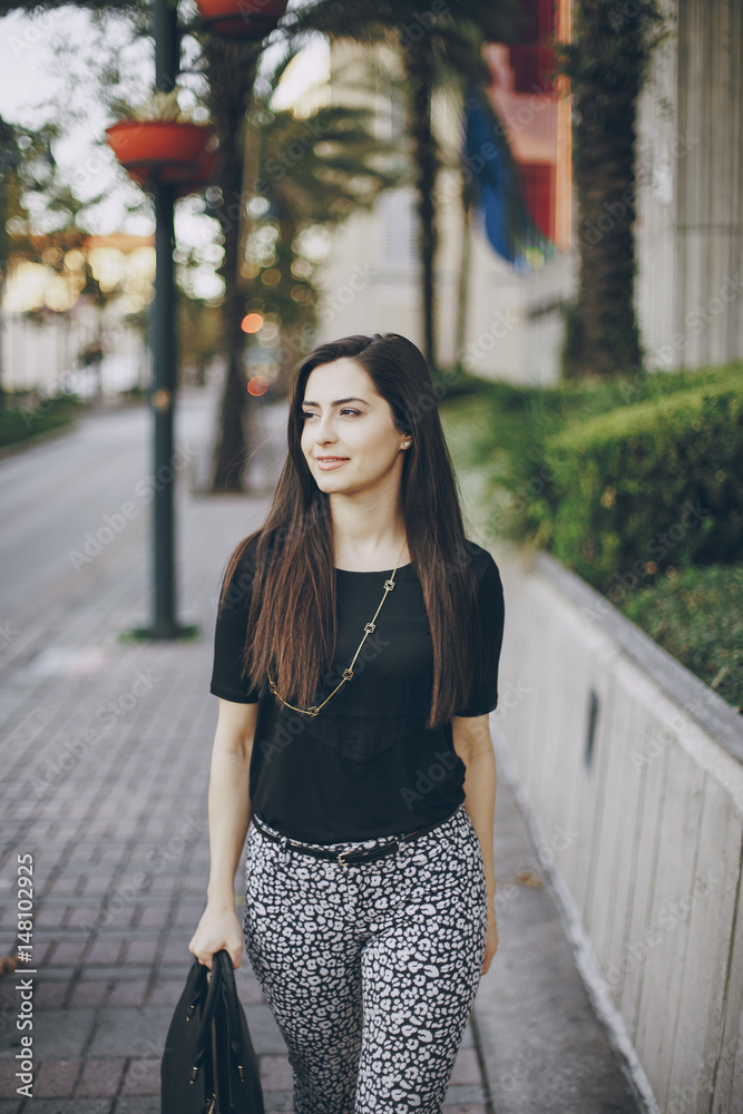 Fototapeta premium beautiful brunette girl