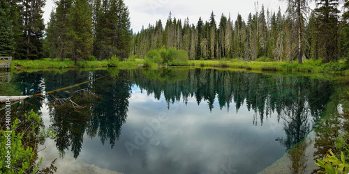 Little crater lake, Oregon © estivillml